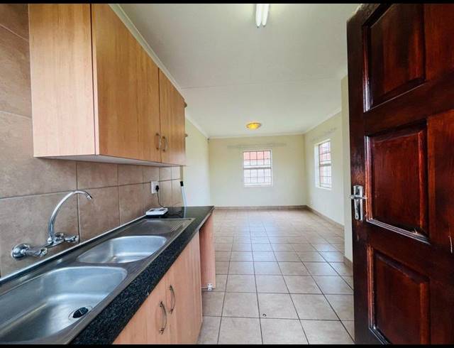 3 BEDROOM HOUSE FOR SALE IN THATCH HILL ESTATE